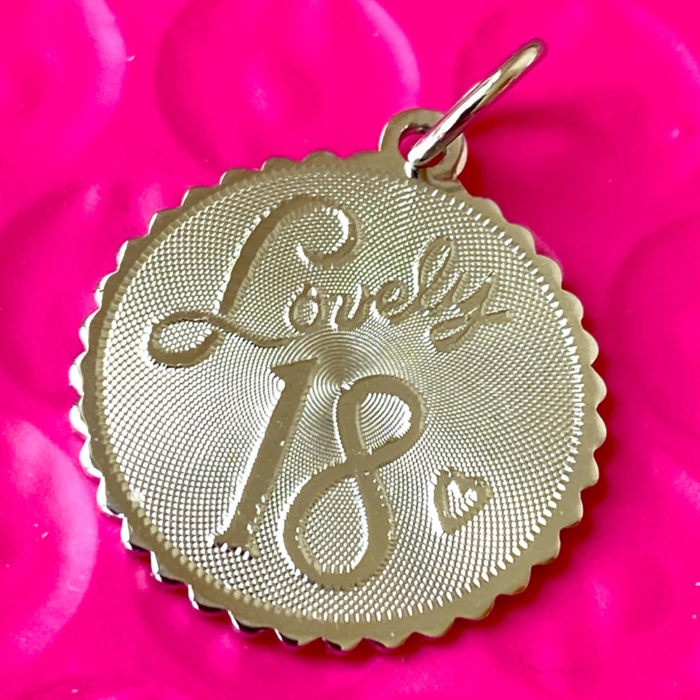 Creed LOVELY 18 sterling silver vintage charm